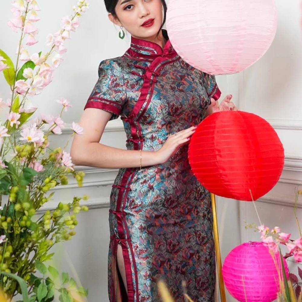 Qipao Cheongsam Traditional Chinese Dress
